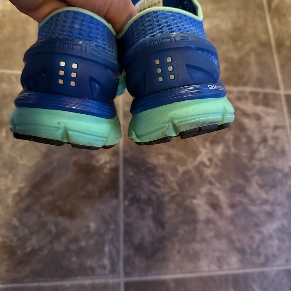 Sneaker shoes under armor. Slightly used.
